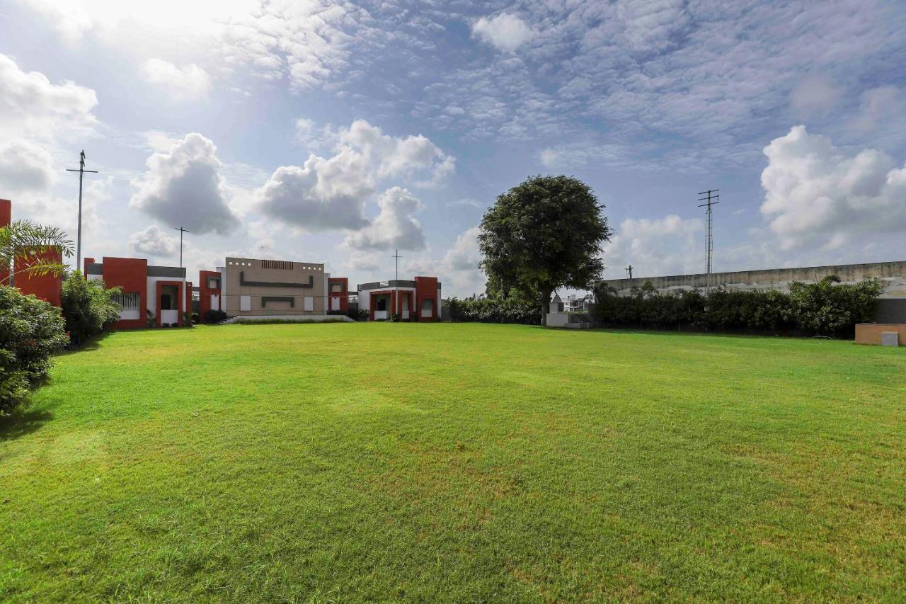 Delvada Oyo 47620 Hotel Matangi Motel מראה חיצוני תמונה
